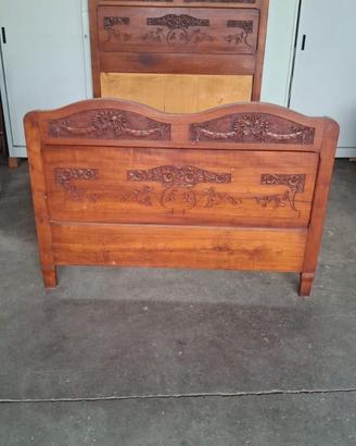 letto in legno antico