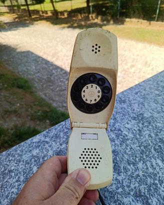 Telefono vintage da tavolo a disco combinatore