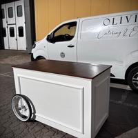 Banco mobile artigianale per catering o eventi