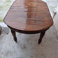 antico tavolo ovale in legno