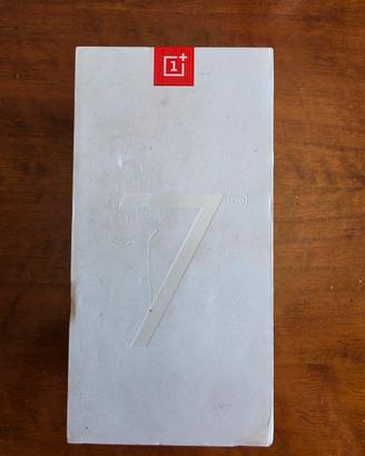 One+ 7 Pro 256gb SSD 12gb RAM