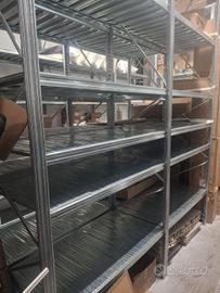 scaffalatura metallica 