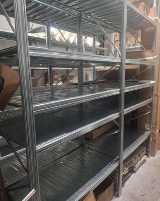 scaffalatura metallica 