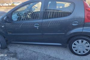 Peugeot 106 utilitaria usata