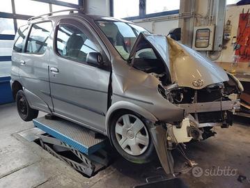 Ricambi TOYOTA YARIS VERSO 1299cc benzina 2003