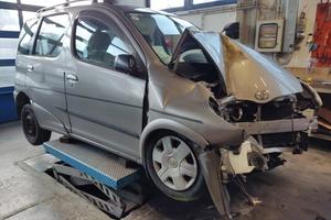 Ricambi TOYOTA YARIS VERSO 1299cc benzina 2003