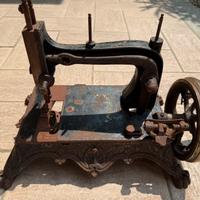 Macchina da cucire vintage Regina Margherita