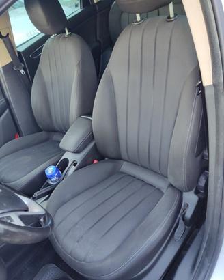 Sedile anteriore dx LANCIA DELTA del 2013