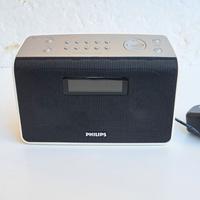 Radio Philips AE2480/12 portatile compatta con un