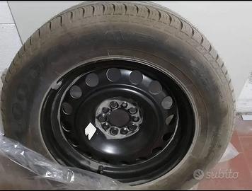 Pneumatico 100% con cerchio 205/65 R15 GoodYear,