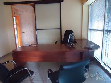 Scrivanie e cassettiere da ufficio