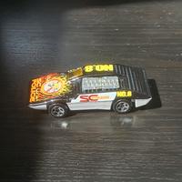 macchinina giocattolo