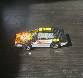 macchinina giocattolo