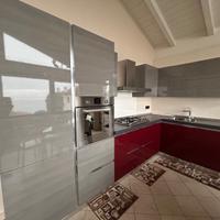 Cucina seminuova completa di elettrodomestici