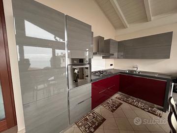 Cucina seminuova completa di elettrodomestici