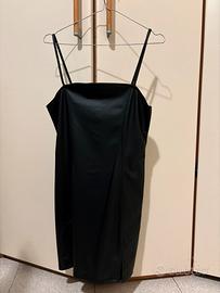 Vestito corto nero in finta pelle