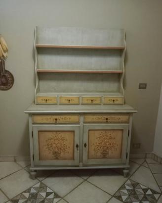 Credenza tirolese in legno antico decorato 