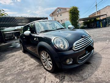 Mini cooperD 1.6 diesel €4.800compreso passaggio