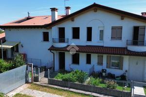 VILLA A SCHIERA CENTRALE A ROSSANO VENETO