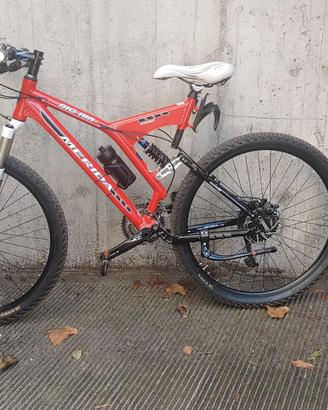 Mountain bike Merida biammortizzata