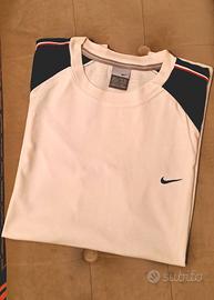 T-shirt Nike .