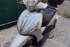 Beverly 300 2019