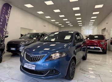 Lancia Ypsilon 1.0 FireFly 5 porte S&S Hybrid Silv