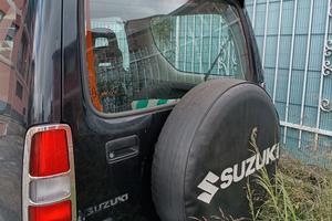 Si vende Suzuki Jimny