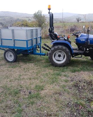 trattore farmtrac 