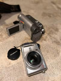 Macchina fotografica e videocamera
