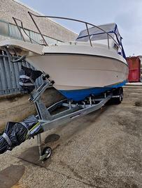 Barca con cabina letto
