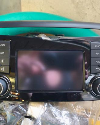 Autoradio Mopar con sistema di navigazione integra