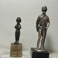 Scultura raffigurante soldato -timbrato italy