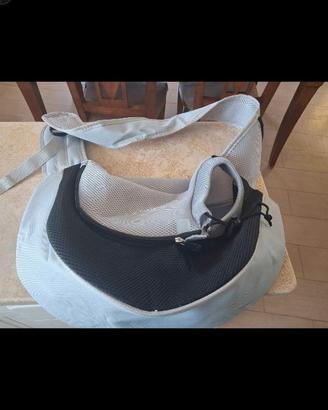 Trasportino a  tracolla.