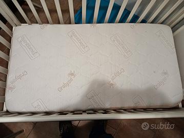 lettino con sbarre bambini