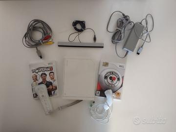 Nintendo Wii completa di 1 controller + 2 giochi