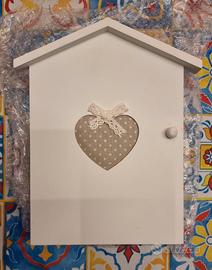 Casetta porta chiavi in legno