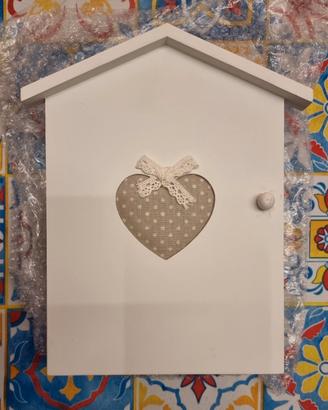 Casetta porta chiavi in legno