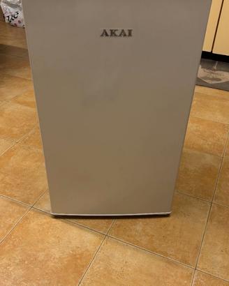 Frigorifero piccolo AKAI AKFR104SW - COME NUOVO