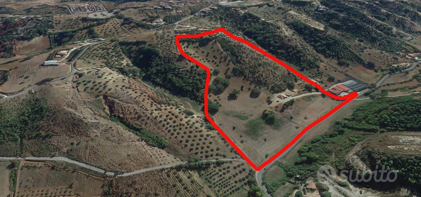 Terreno agricolo + villa + annessi rustici - Vista 3