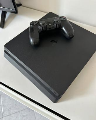 PlayStation 4 come nuova + 2 Joypad