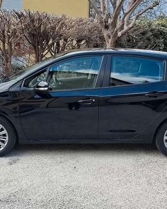 Peugeot 208 1.2 GPL