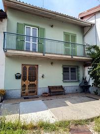 Casa (indipendente, libera su due lati, due piani)