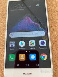 cellulare HUAWEI P8 lite 2017 con cavo ricarica