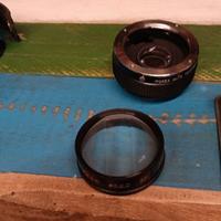 macchina fotografica vintage con obbiettivi vari