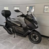 Kymco X-Town 125i SKYTOWN 125i