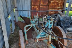 Aratro bivomero Angeloni AU60 + 2 monovomero