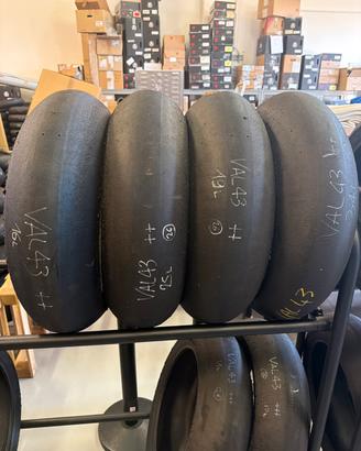 Gomme dunlop KR108 VAL43 200/70 R17