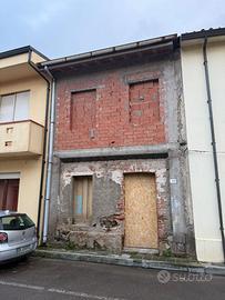 Terralba - bilivelli da terminare con cortile