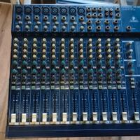 Mixer Behringer MX 2004A